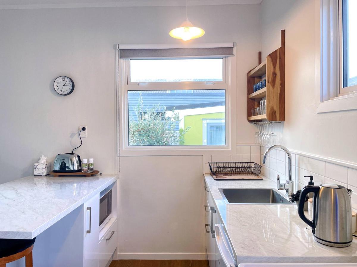 Cozy N Comfortable,5 Mins To Airport Villa Wellington Exterior photo