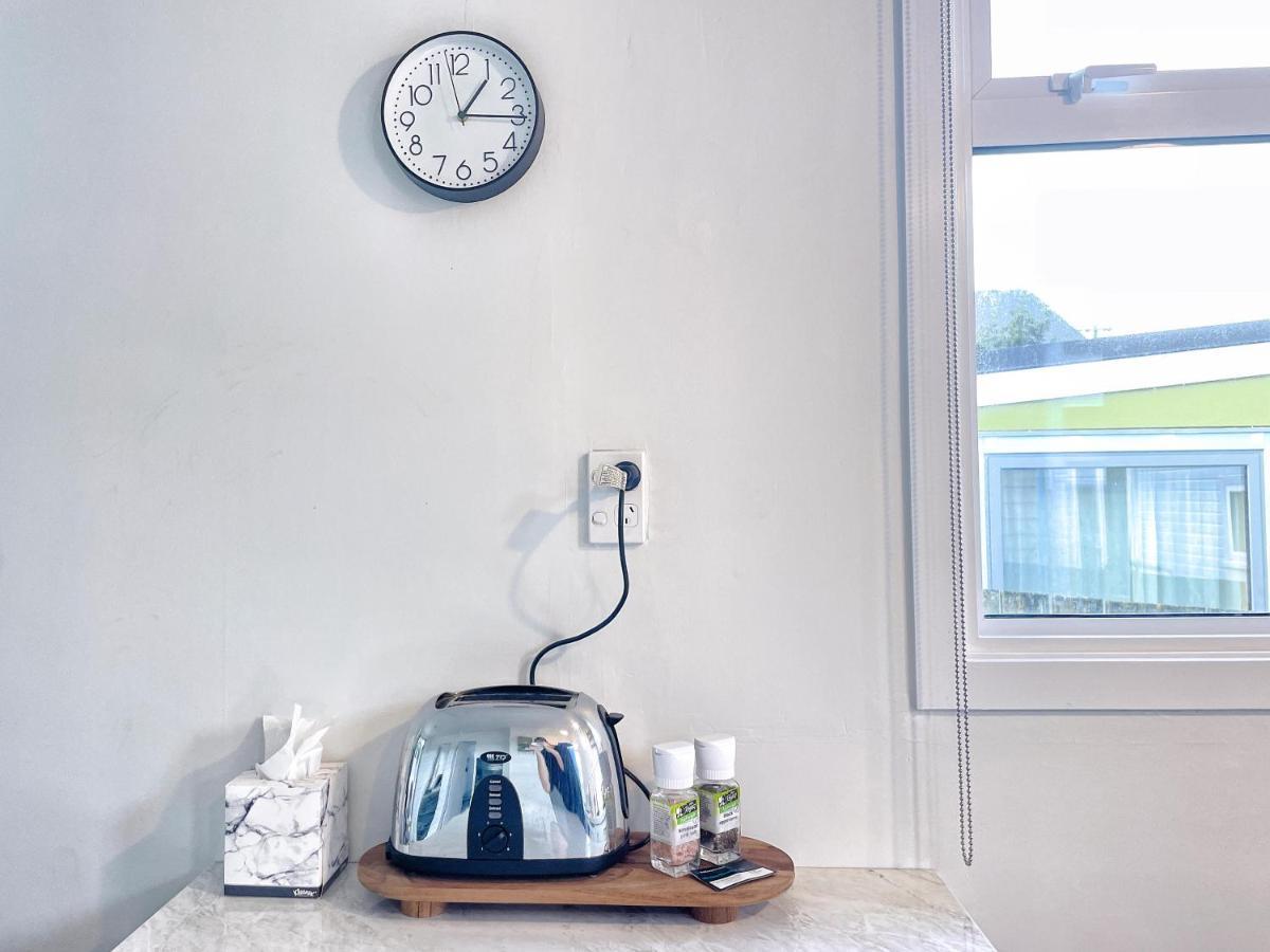 Cozy N Comfortable,5 Mins To Airport Villa Wellington Exterior photo